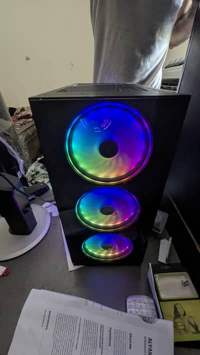 Gaming pc with 4k led monitor