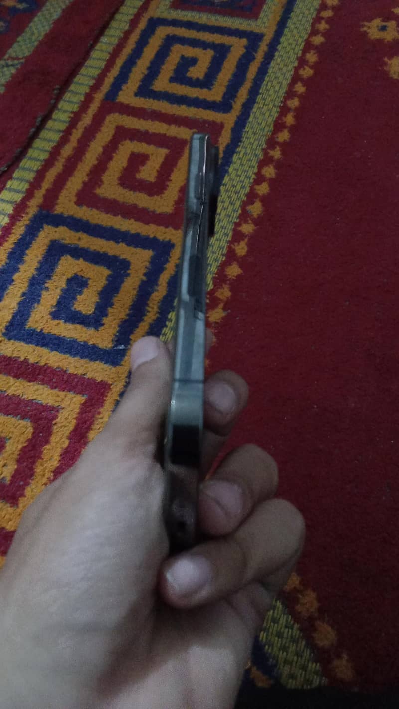 Apple iPhone 13 Pro Max 2