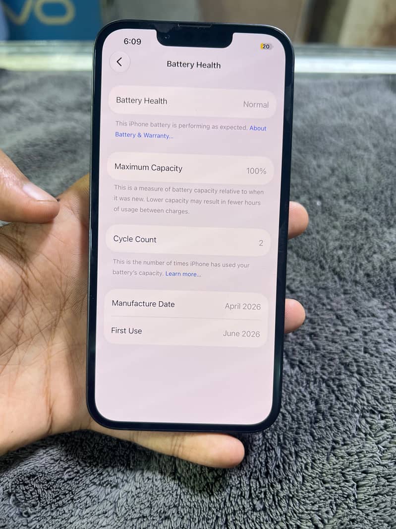 Apple iPhone 17e 1