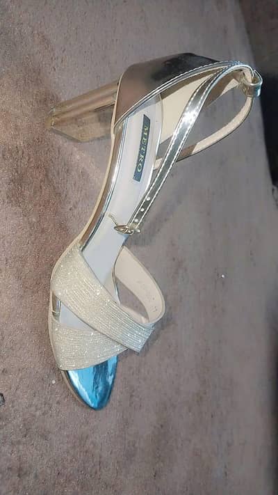 Party wear