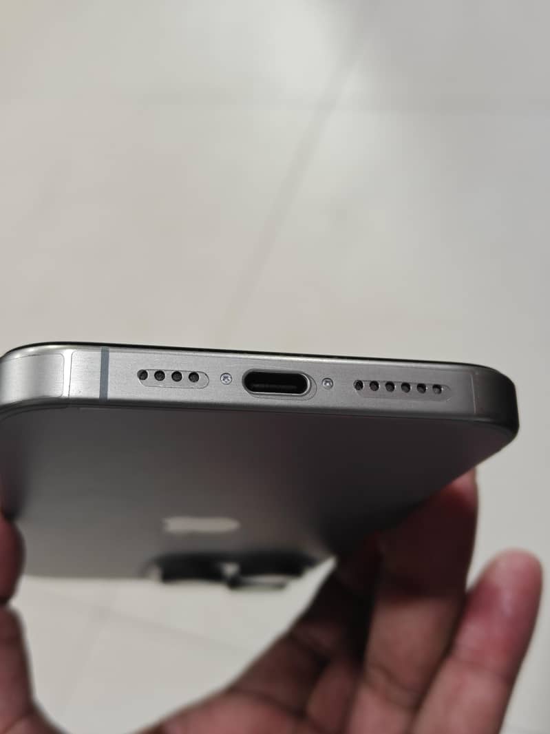 Apple iPhone 15 Pro Max 1