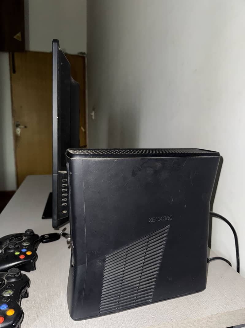 Xbox 360 Slim 2