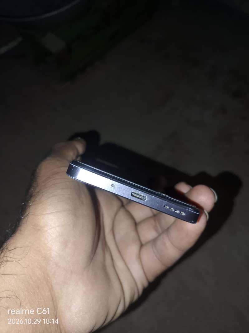 Realme C75 6