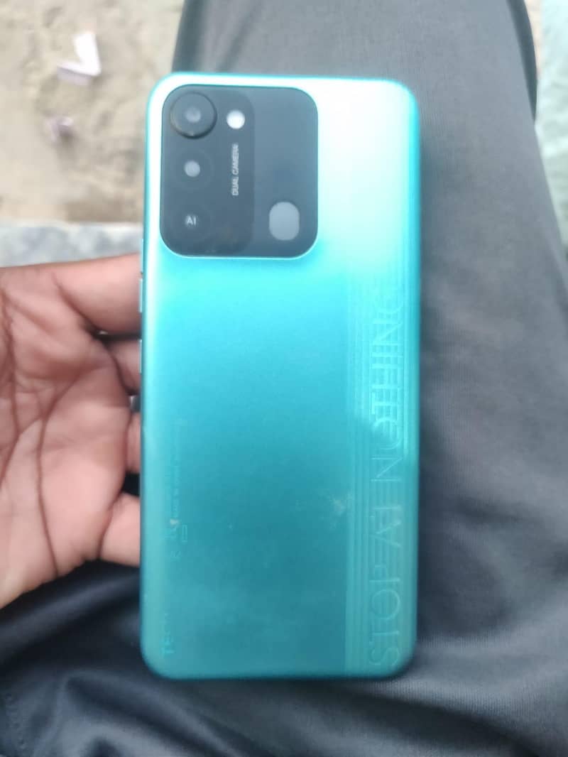 Tecno Spark 8C 1