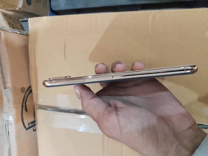 Apple iPhone XS Max 0