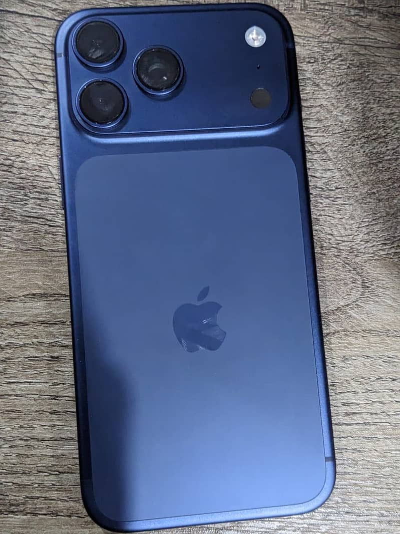 Apple iPhone 17 Pro Max 1