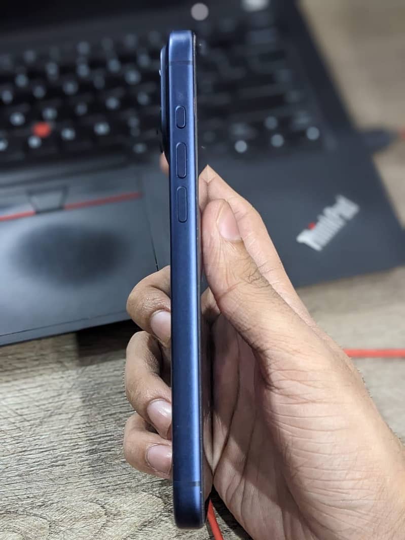 Apple iPhone 17 Pro Max 4