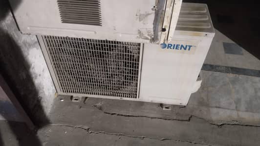 1 ton orient split AC or 0.75 Ton window Ac
