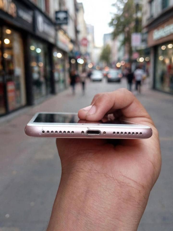 Apple iPhone 7 Plus 1