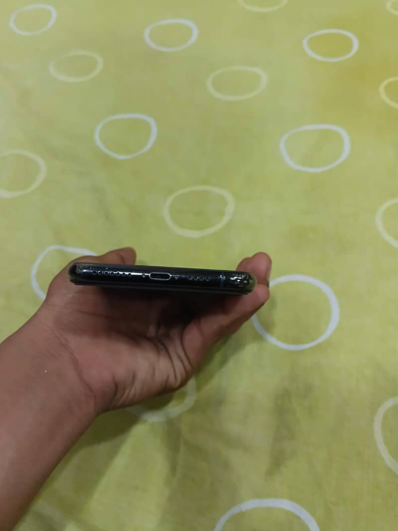 Apple iPhone 11 Pro Max 7
