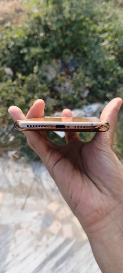 Apple iPhone 11 Pro Max 256 gb non pta jv battery health 81