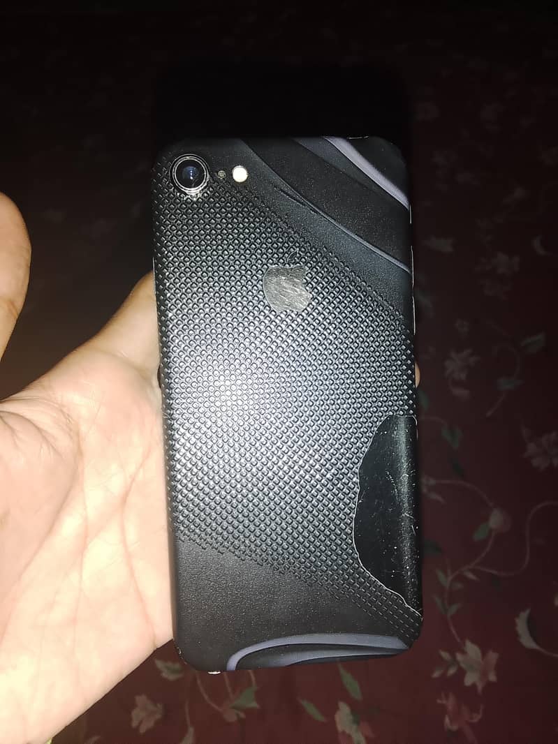 Apple iPhone 7 1
