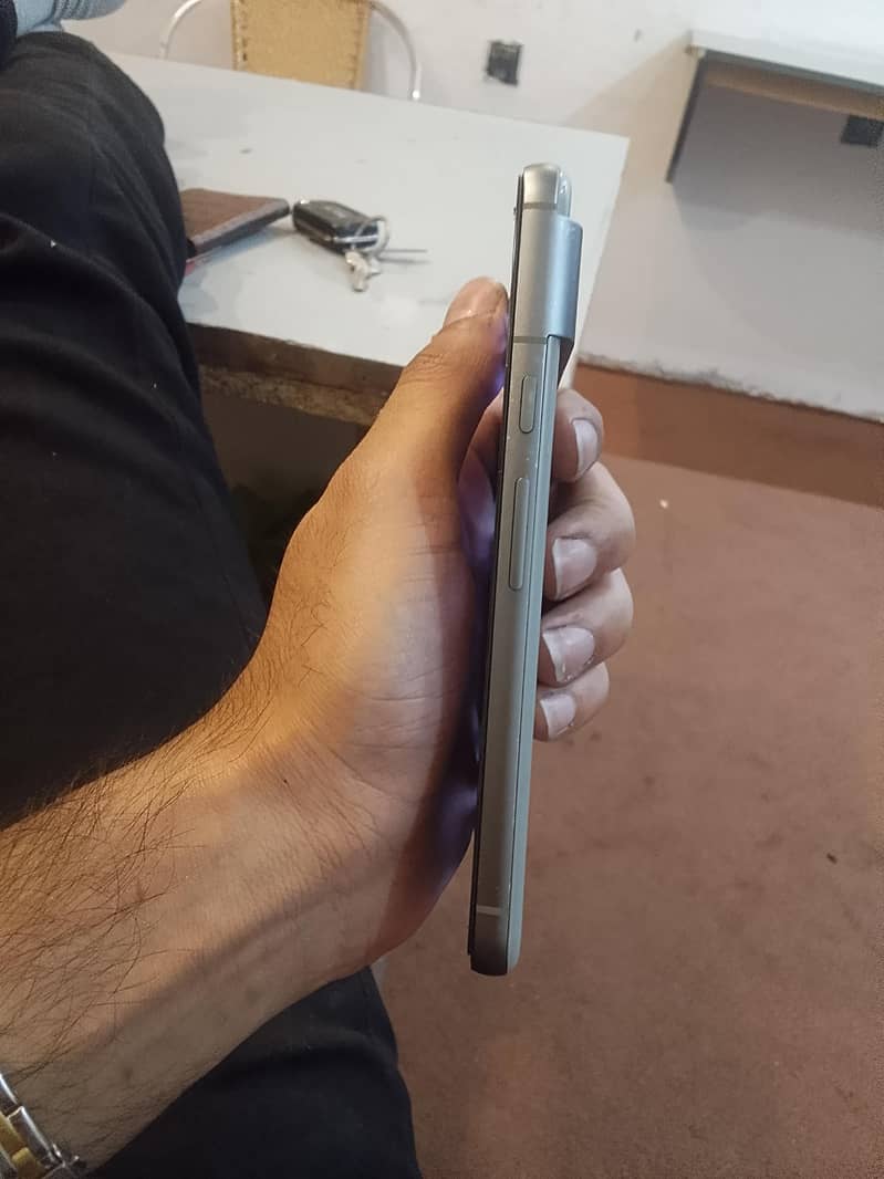 Google Pixel 8 2