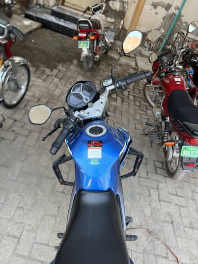 Suzuki GSX 125 R in kamoke