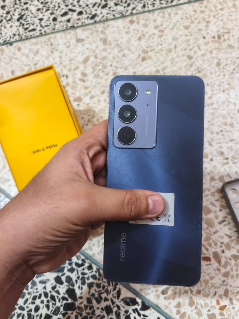 Realme C75x 1