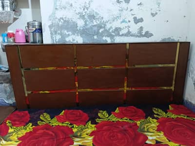 Bed and saitable