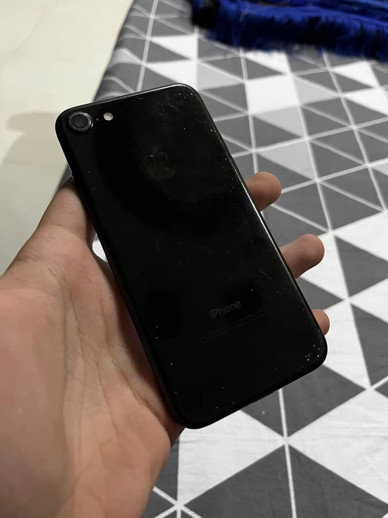 Apple iPhone 7 1