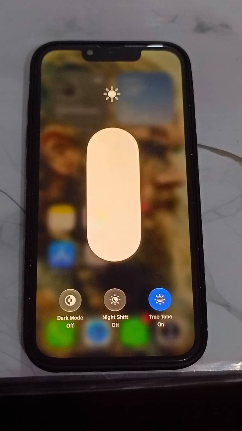 Apple iPhone 13 8