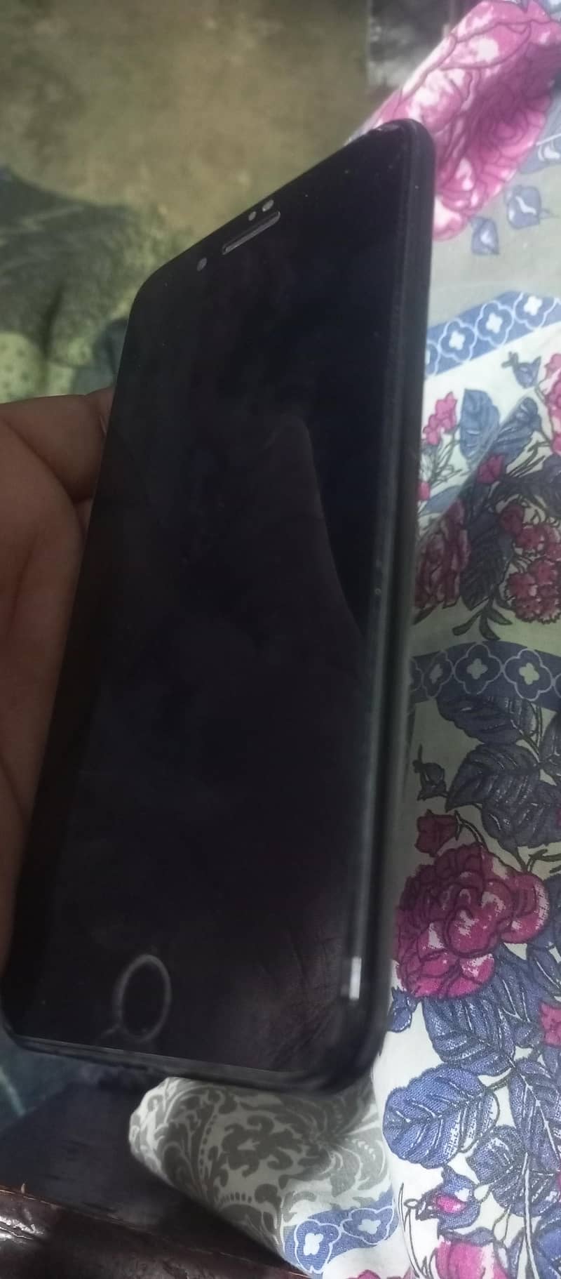 Apple iPhone 7 Plus 2