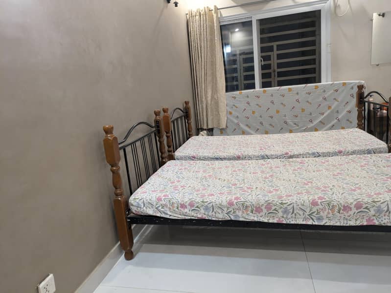 2 SINGLE BED 3