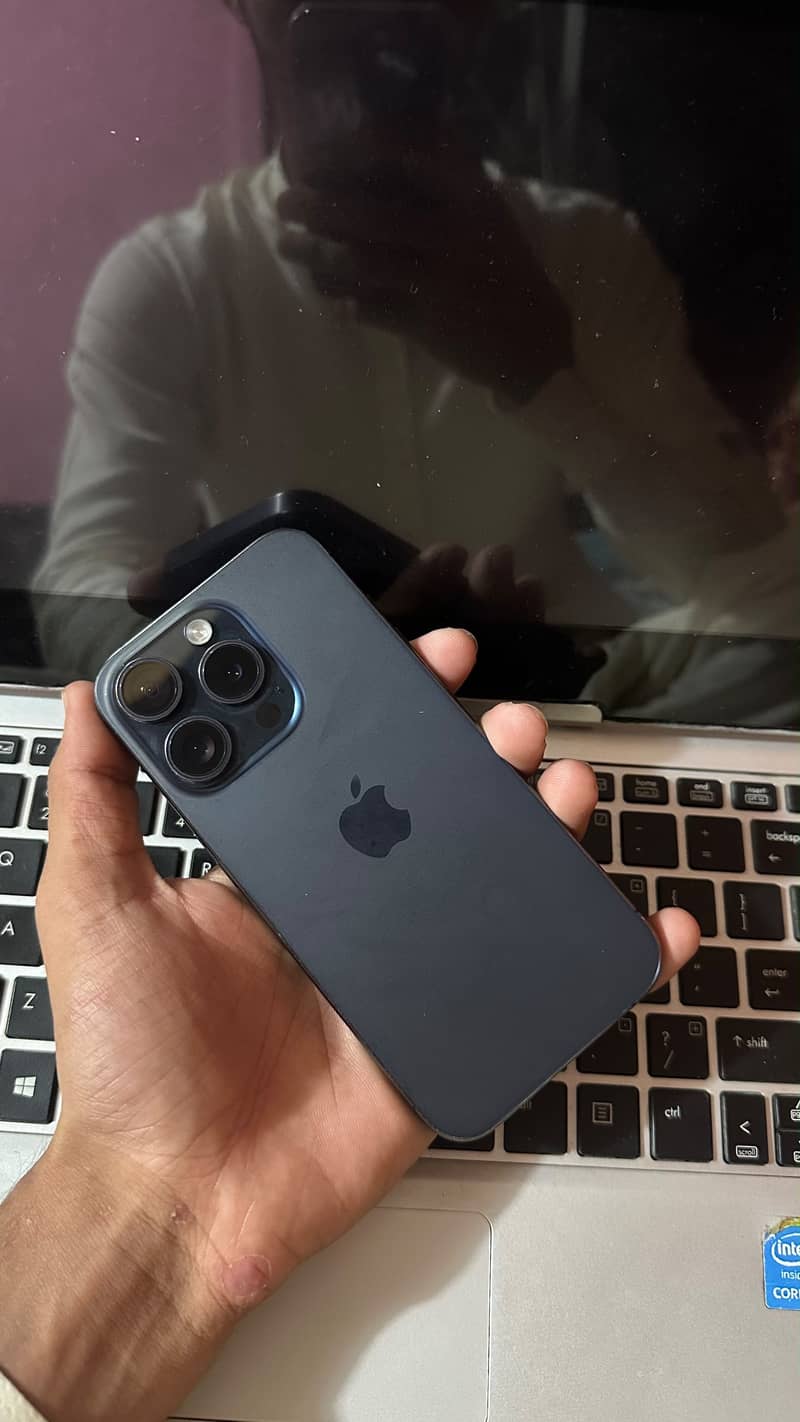 Apple iPhone 15 Pro 0