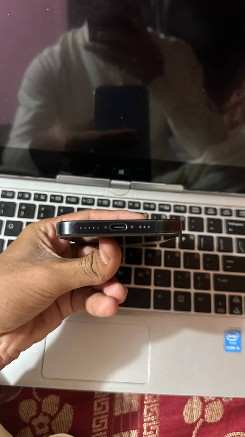 Apple iPhone 15 Pro 1