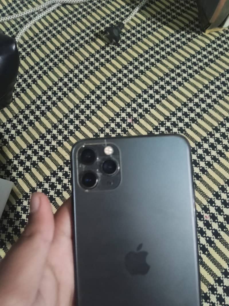 Apple iPhone 11 Pro Max 1