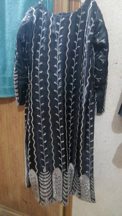full heavy Black dress kutt dana