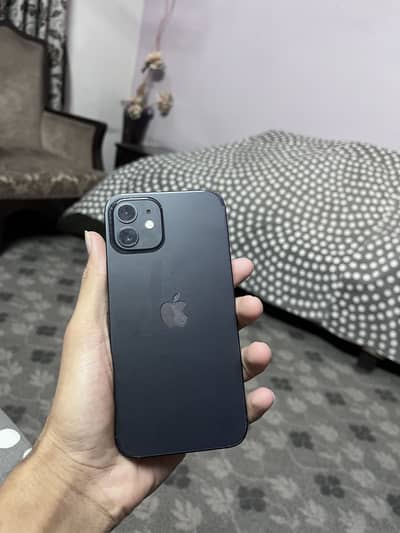 Apple iPhone 12