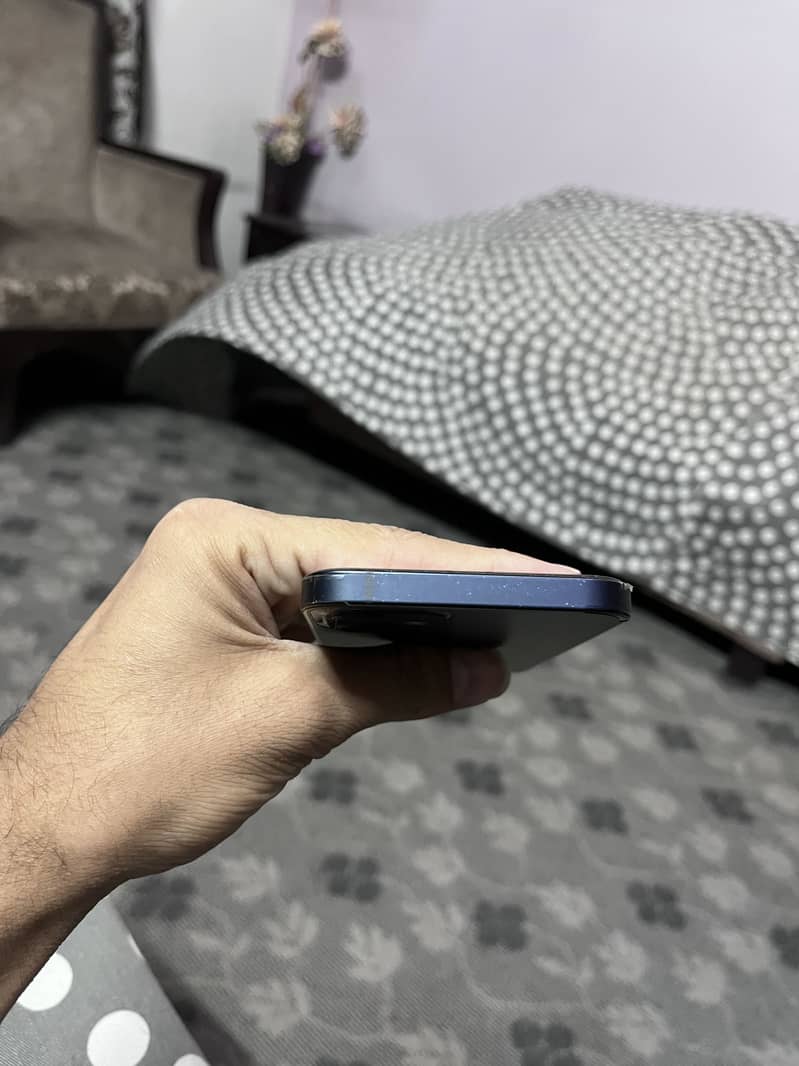 Apple iPhone 12 5