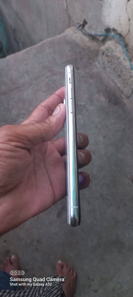 Apple iPhone X 1