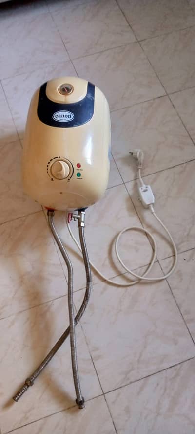 A 10litre electric Geyser Canon in good condition proper functioning