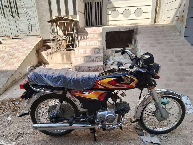 Honda CD70 Applied 1