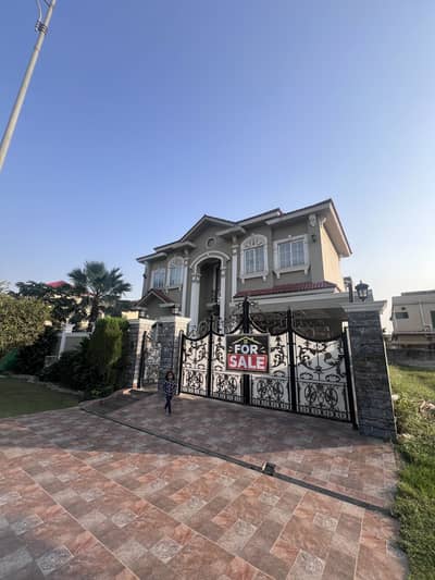 1 Kanal Slightly Used Well Maintained House For Sale In Dha Phase 6 Hot Location 70Ft Road
