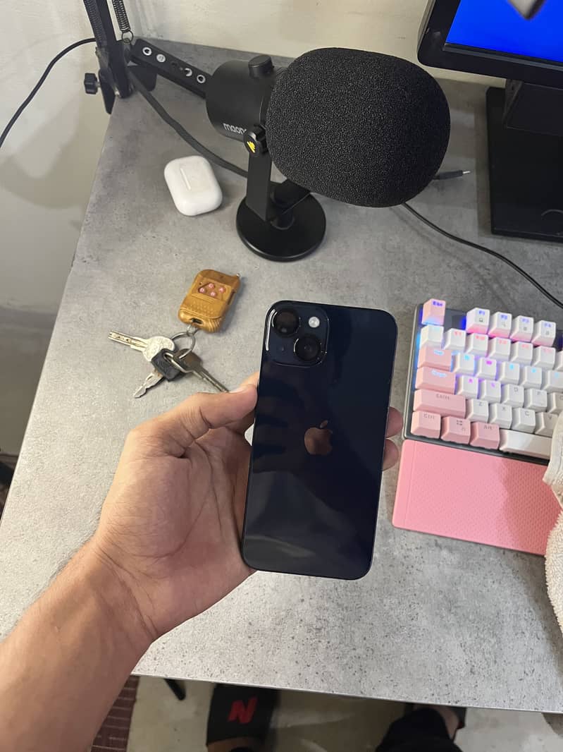 iPhone 14 14