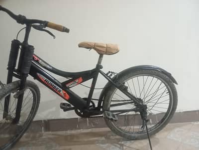 Black bicycle for sale age (8 ---16)