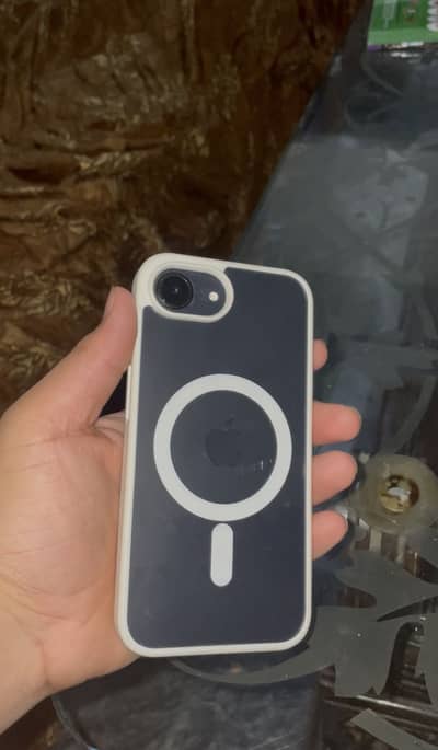 Apple iPhone 16e