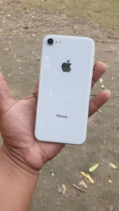 iPhone 8 factoryunlock 64gb read description whatsap 03096617122