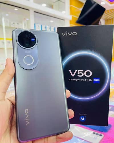 Vivo V50.12/256 GB 03208228097 My Whatsapp number