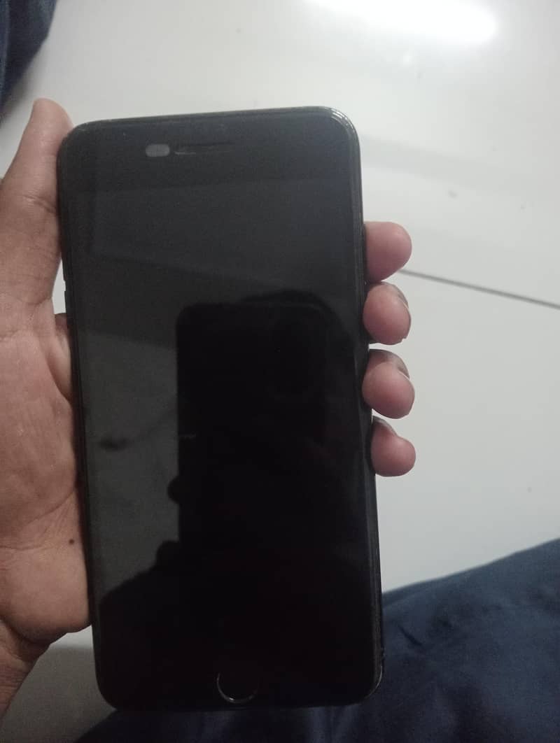 Apple iPhone 7 Plus 1