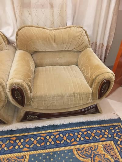 Elegant Beige Golden Sofa Set – 7 Seater | 4 Pieces
