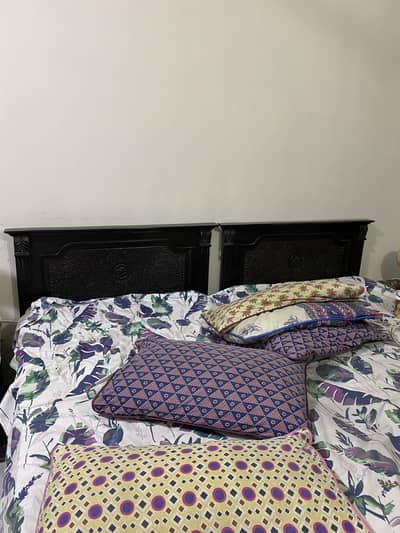 SINGLE BED PAIR
