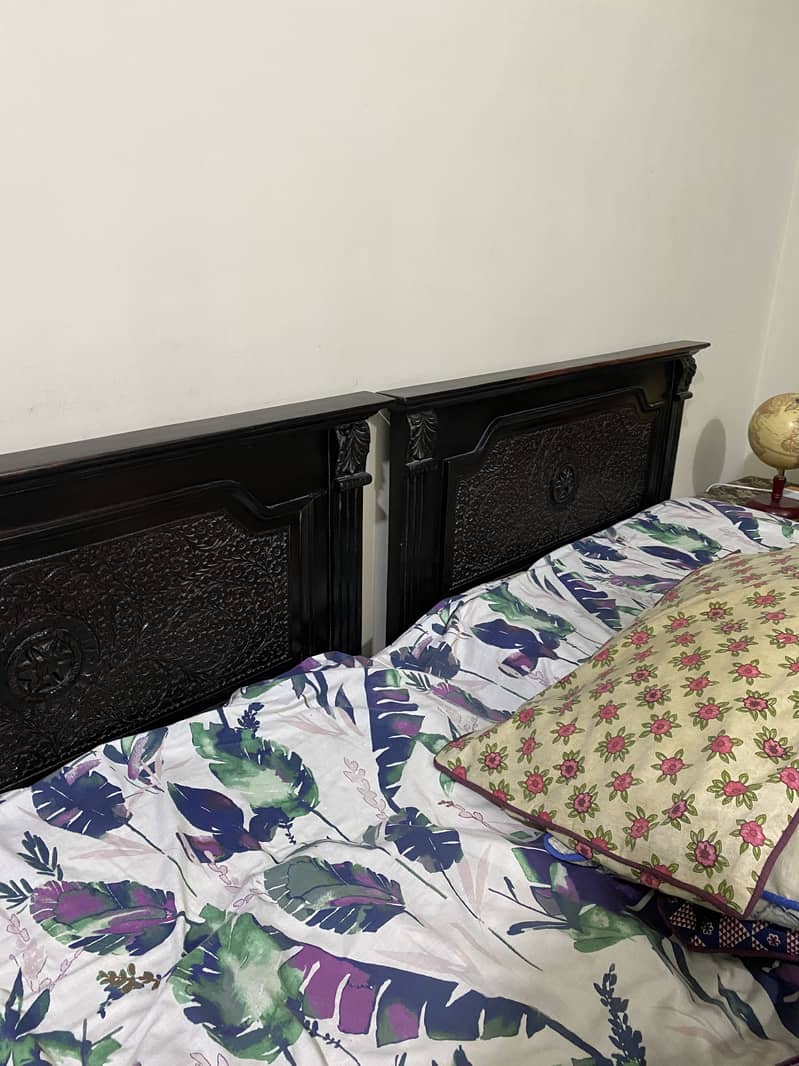 SINGLE BED PAIR 1