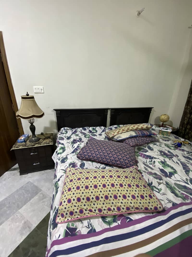 SINGLE BED PAIR 2