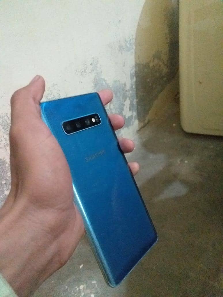 Samsung Mobile S10 Plus 7