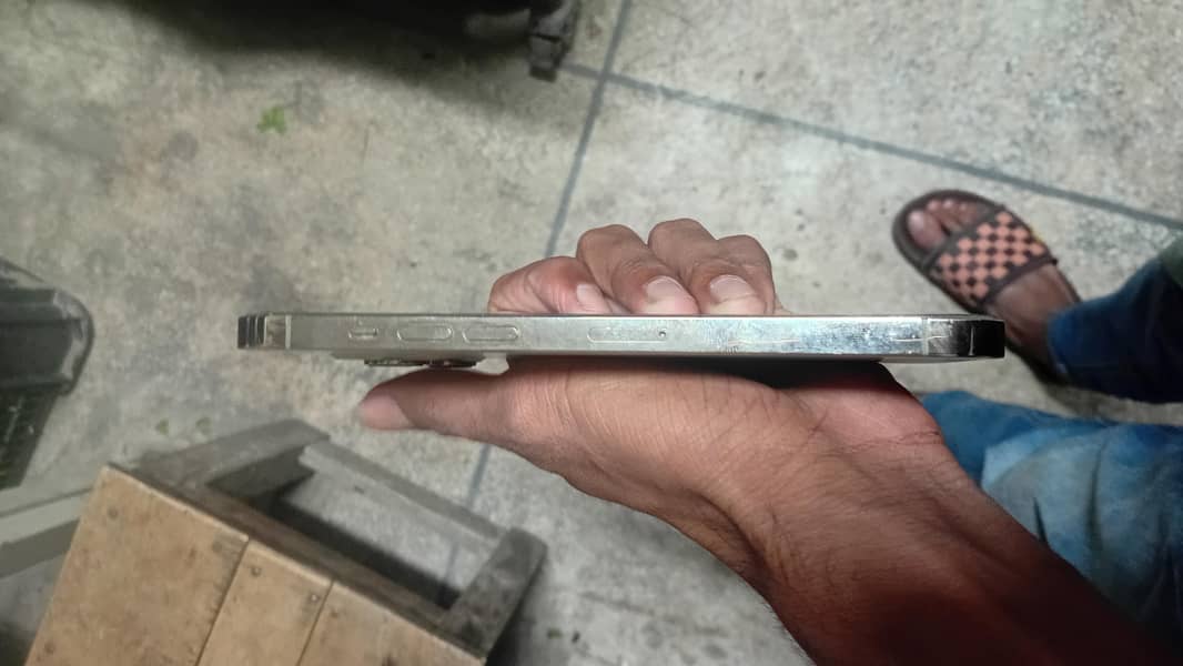 Apple iPhone 12 Pro Max 1