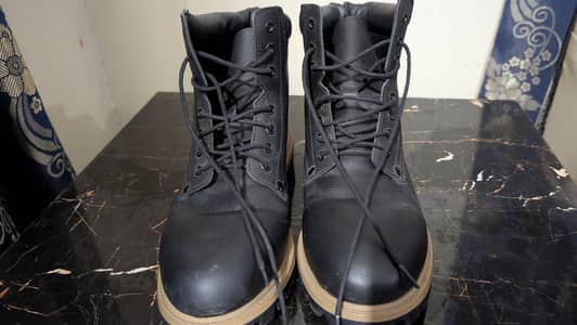 breakout boots - like new
