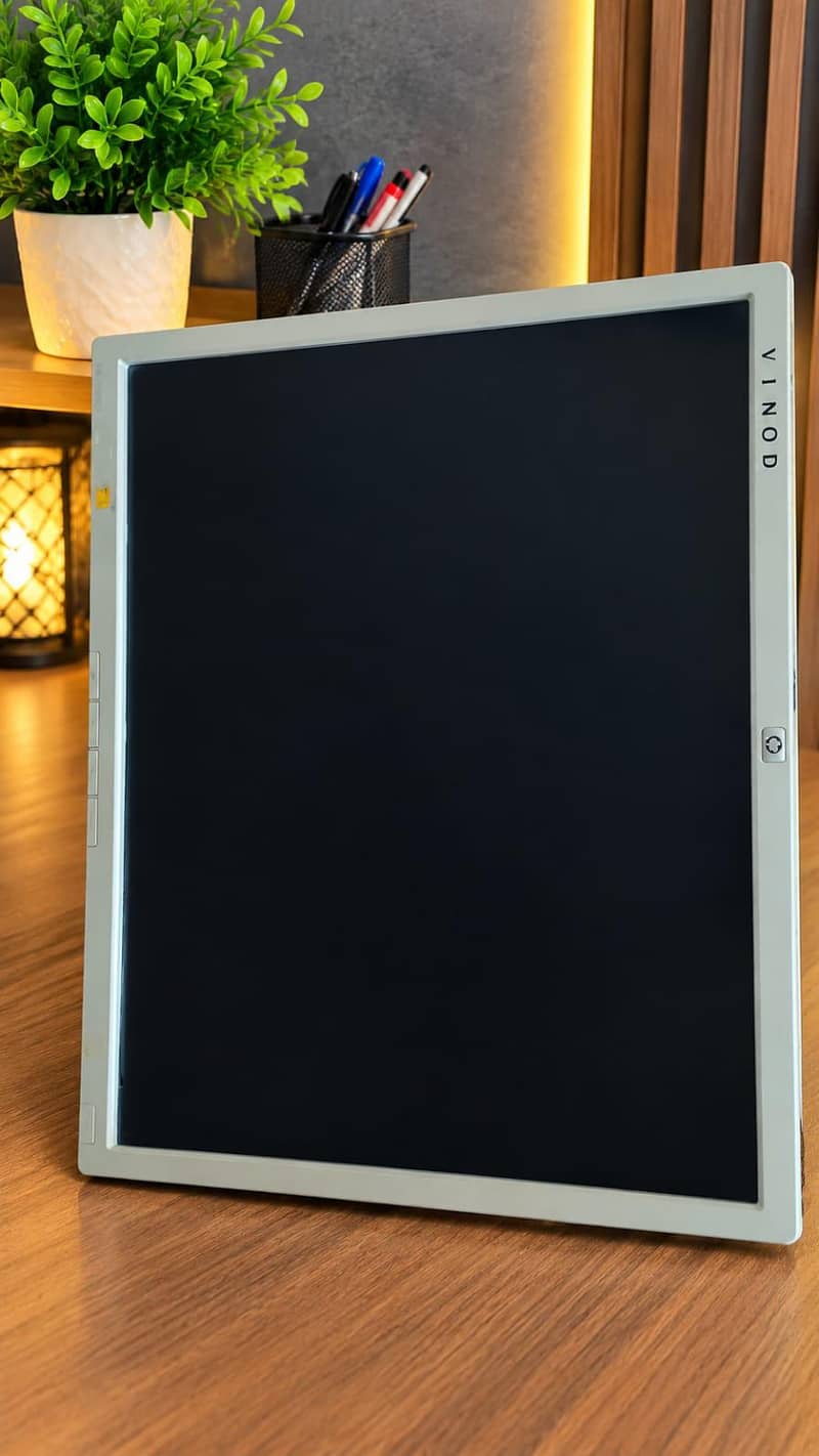 CONPUTER LCD 4