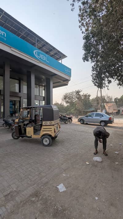 450 sq ft mezanine floor on main 200 ft wide road leased (bank loan applicable)