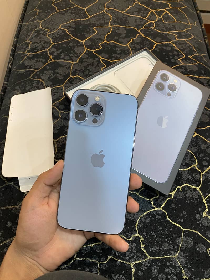Apple iPhone 13 Pro Max 0